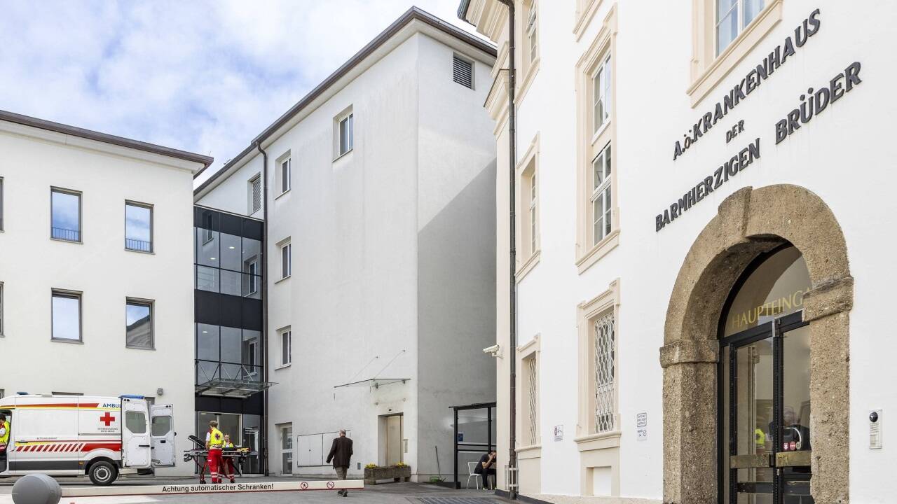 Das Krankenhaus der Barmherzigen Brüder in der Salzburger Altstadt. In der Vorwoche wurde über die Ergebnisse einer Mitarbeiterumfrage informiert und dabei auch gleich das Projekt in Indien thematisiert.  