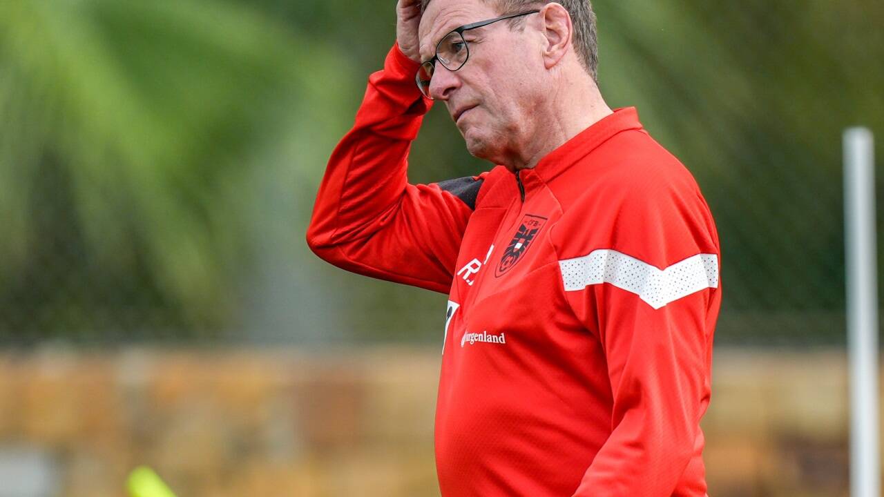 Ralf Rangnick wird nicht zu Bayern München wechseln. Der ÖFB-Teamchef bleibt Österreich auch nach der EM erhalten. Ralf Rangnick wird nicht zu Bayern München wechseln. Der ÖFB-Teamchef bleibt Österreich auch nach der EM erhalten.