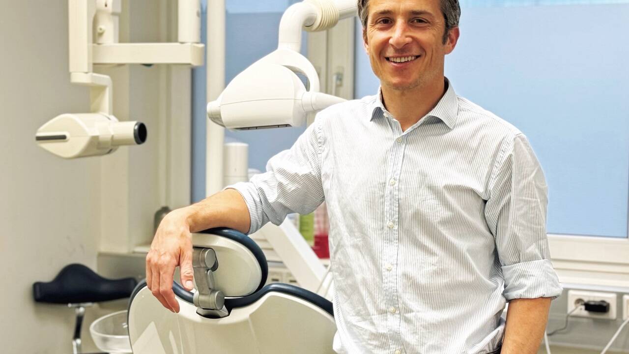 Hilfe im Notfall garantiert: Wolfgang Tautschnig leitet den zahnärztlichen Notdienst.Hessenberger  Hilfe im Notfall garantiert: Wolfgang Tautschnig leitet den zahnärztlichen Notdienst.Hessenberger