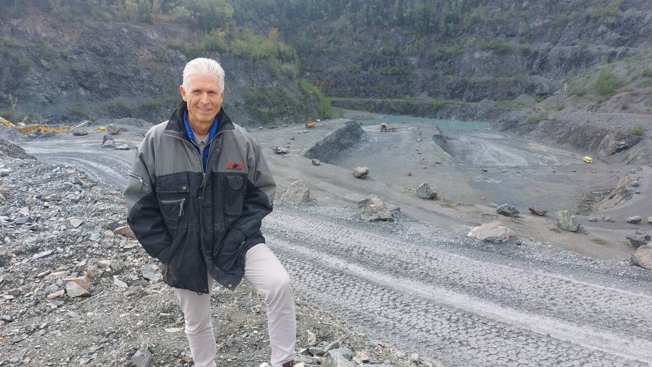 Richard Cervinka in seinem Steinbruch in Oberndorf bei Kitzbühel.  