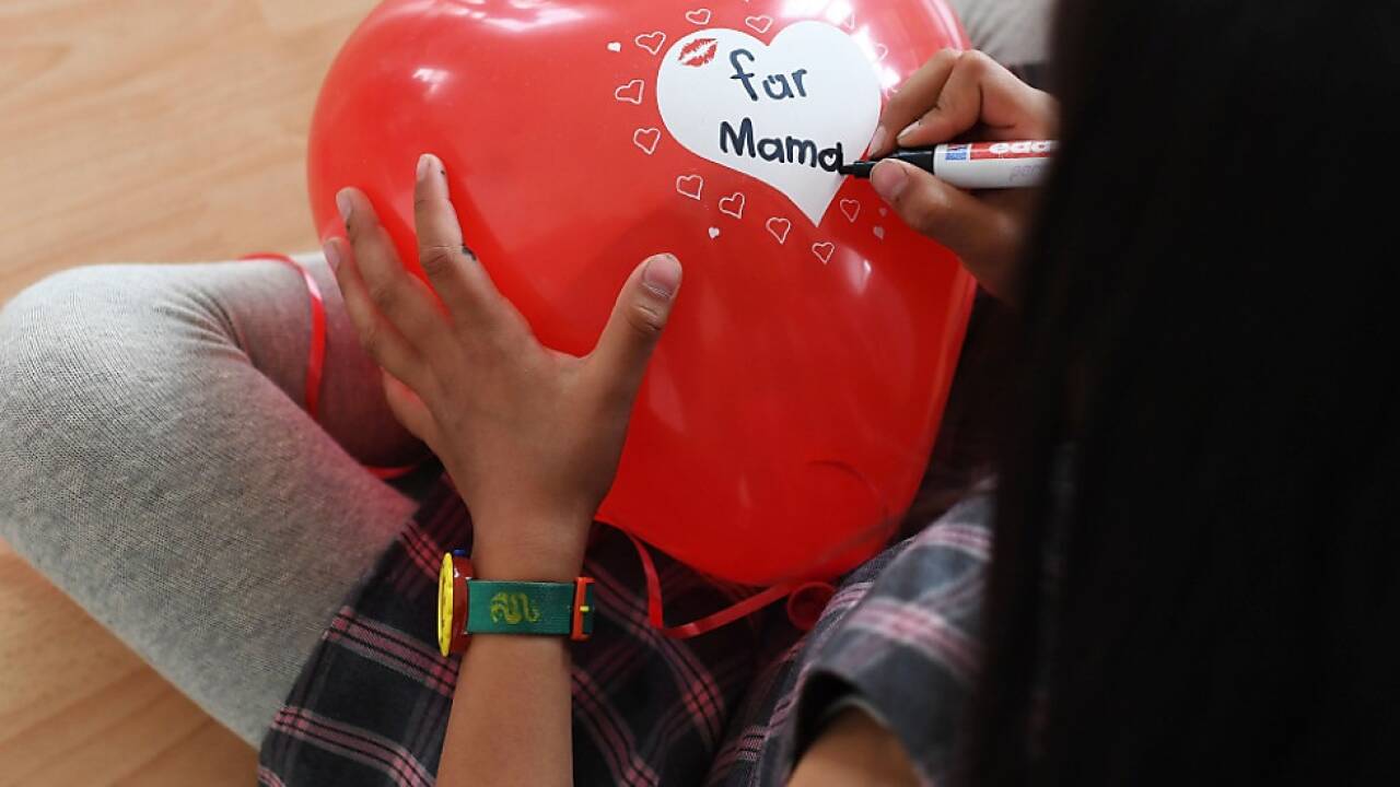 In Österreich auf Initiative von Marianne Hainisch eingeführt In Österreich auf Initiative von Marianne Hainisch eingeführt