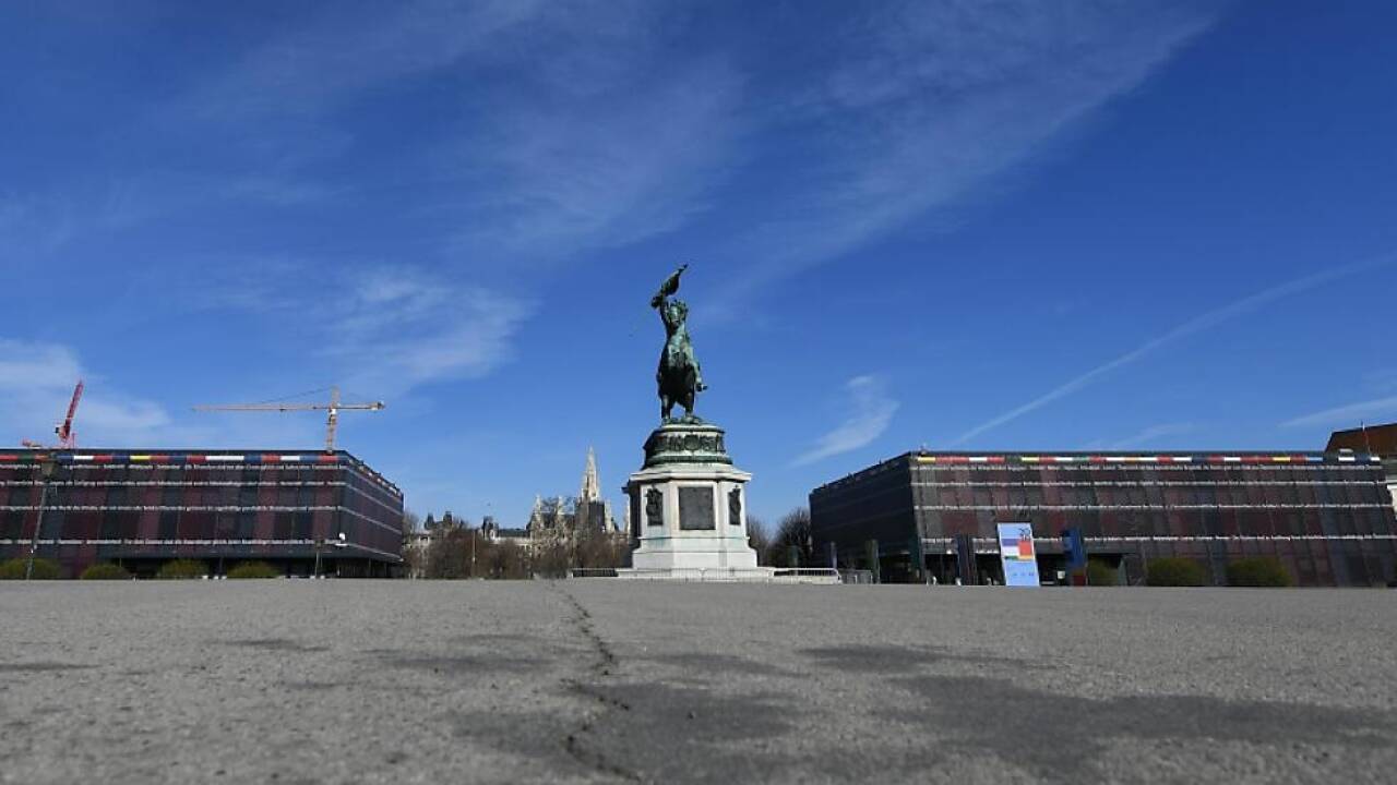 Am Heldenplatz werden symbolisch Feldbetten für Kranke aufgestellt 