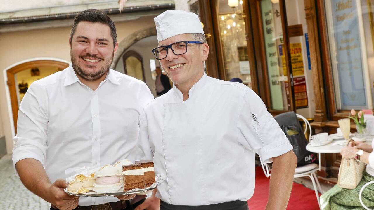 Peter Hopfgartner und Michael Hämmerle sind die neuen Chefs in der Konditorei Schatz.  