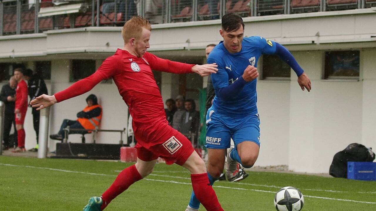 Die Bürmooser um Bastian Kopelent (rechts) gastierten in Grödig.  Die Bürmooser um Bastian Kopelent (rechts) gastierten in Grödig.