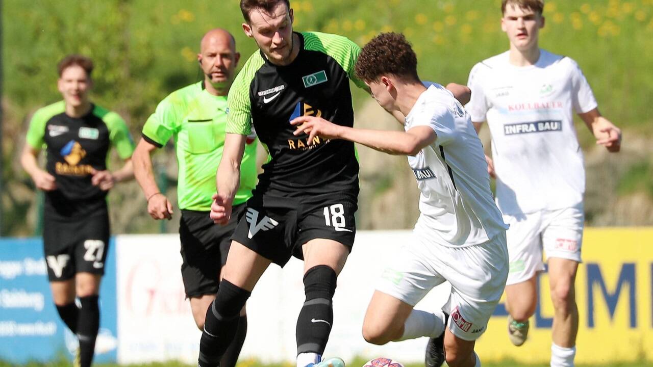 Daniel Chudoba (links) traf dreifach.  Daniel Chudoba (links) traf dreifach.