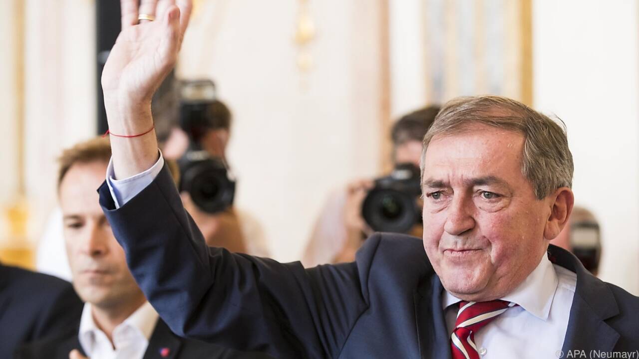 Heinz Schaden bei seiner Rücktrittserklärung am Montagvormittag.  