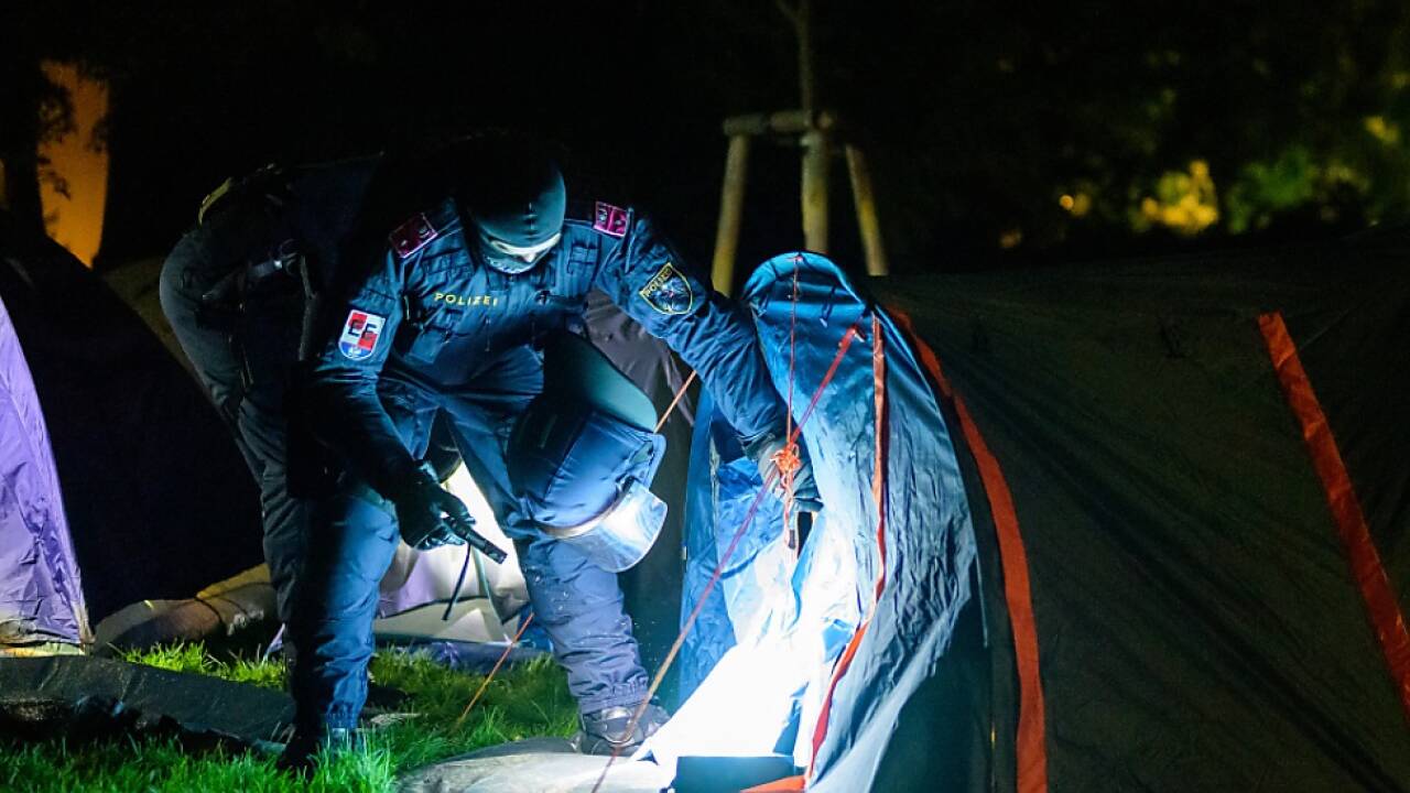 Polizei räumte Protestcamp nach und nach 