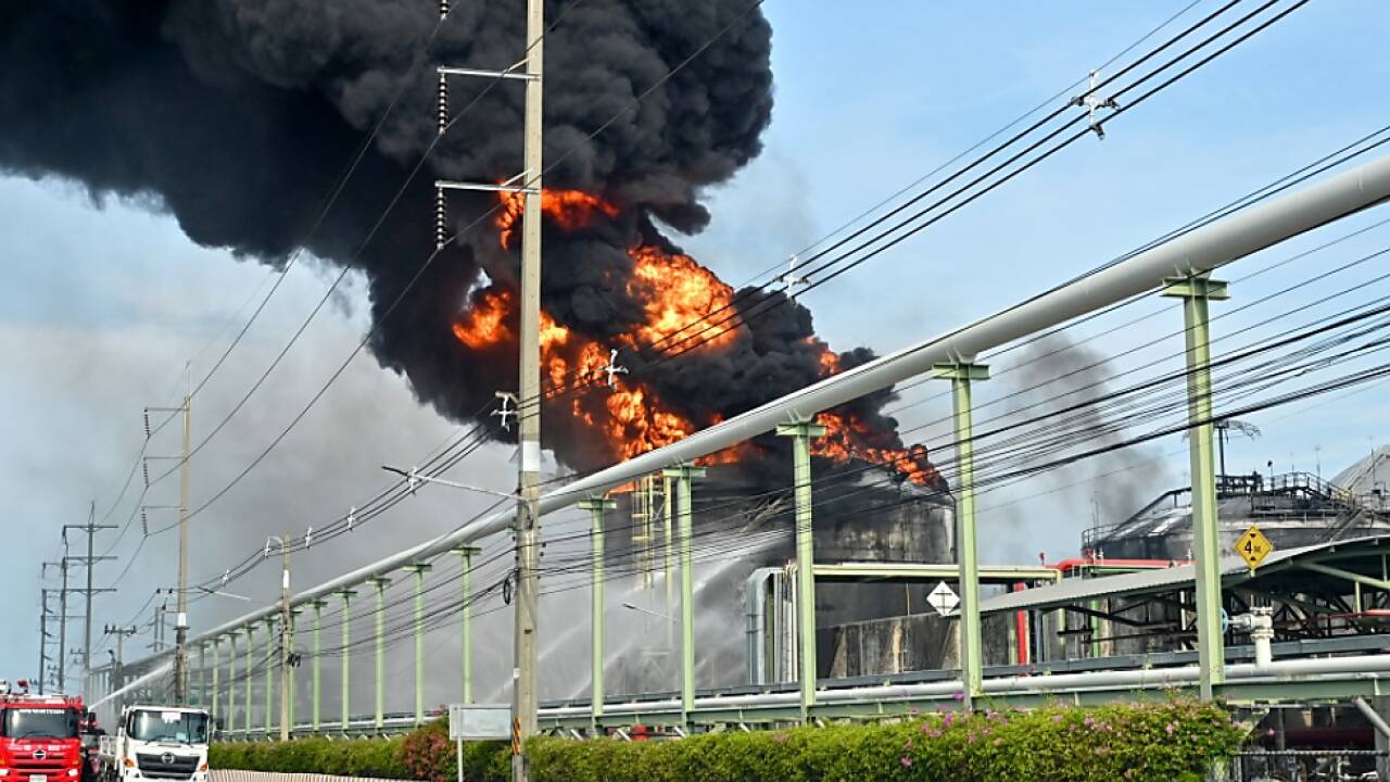 Feuerwehreinsatz bei Gro§feuer in Thailand 