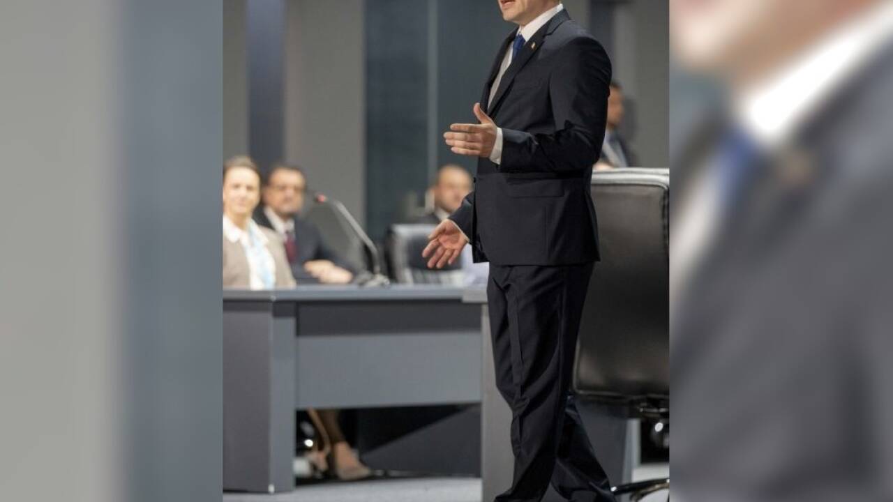 Daniel Behle als Tito.  Daniel Behle als Tito.