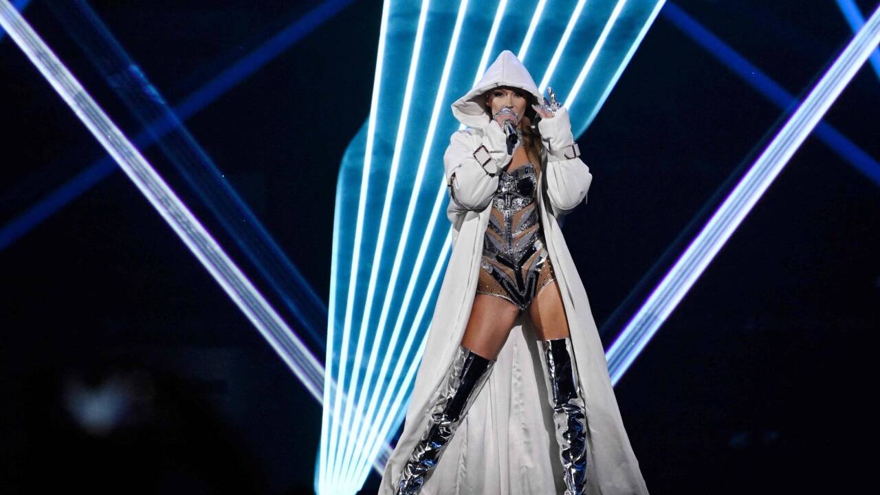 Für Österreich ist Kaleen angetreten.  Für Österreich ist Kaleen angetreten.