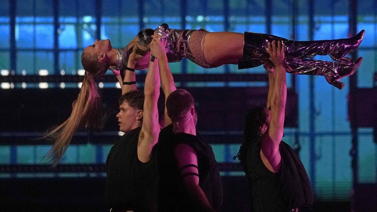 Für Österreich ist Kaleen angetreten.  Für Österreich ist Kaleen angetreten.