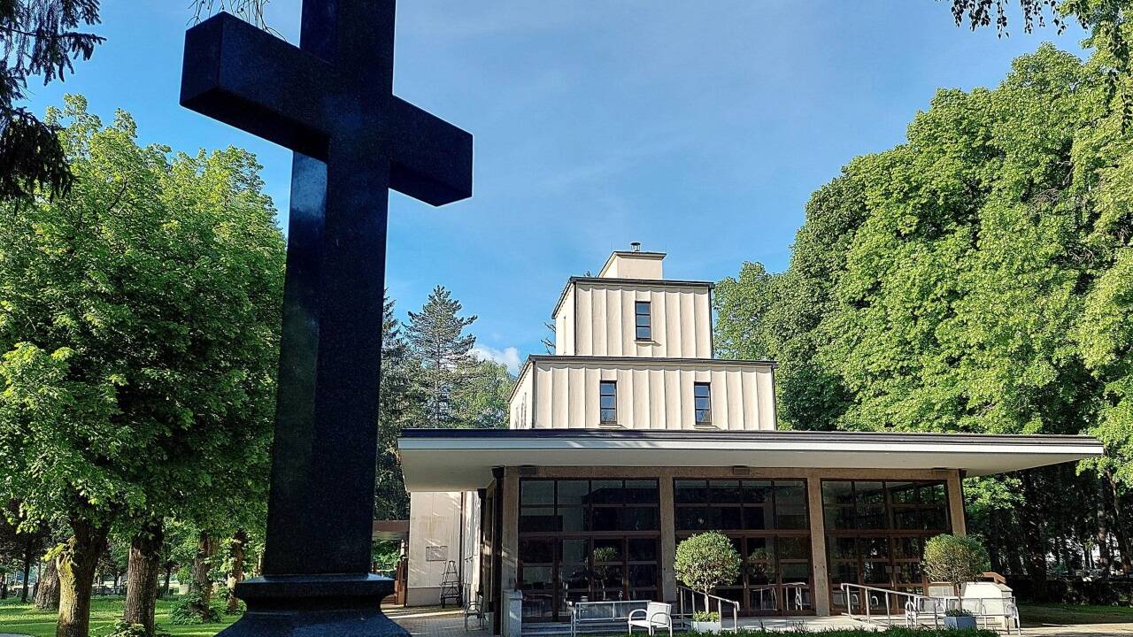  1930 wurde das Krematorium am Kommunalfriedhof auf städtischem Grund errichtet, 1931 ging es in Betrieb.  