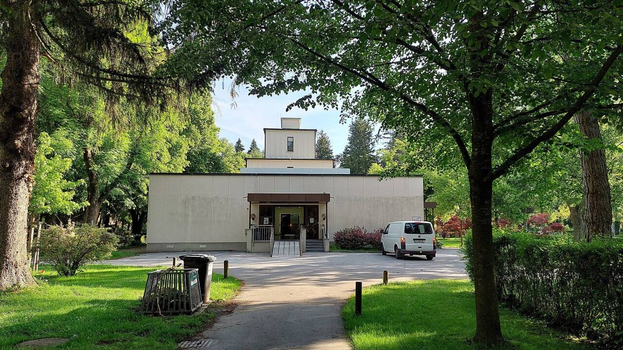  1930 wurde das Krematorium am Kommunalfriedhof auf städtischem Grund errichtet, 1931 ging es in Betrieb.  