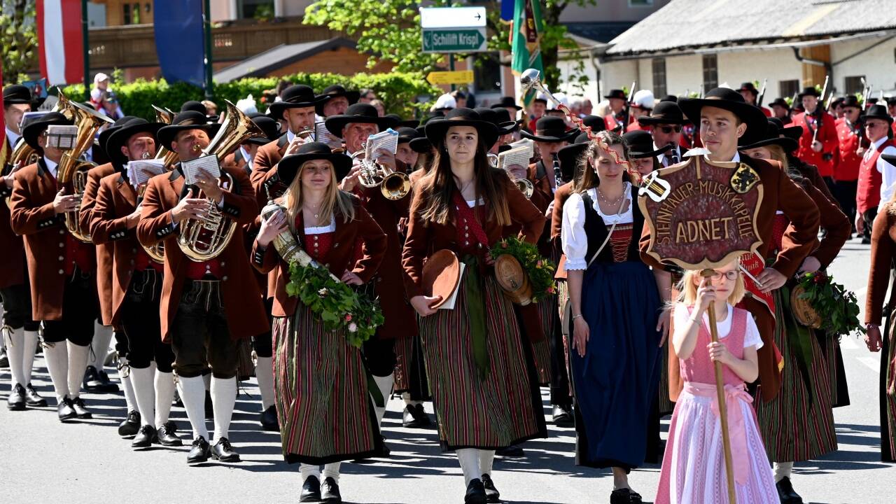 Auch die Musi aus Adnet kam zum Festumzug.  