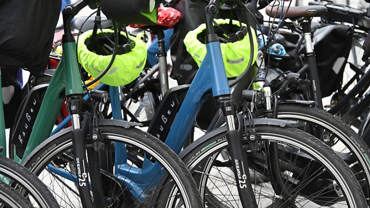 Könnte laut KFV 300 Schädel-/Hirn-Verletzungen pro Jahr verhindern 
