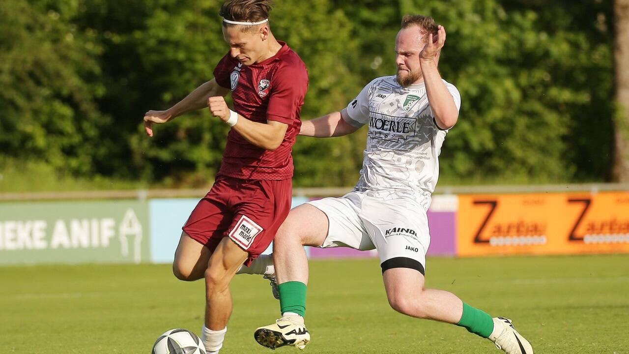 Tobias Moser (links) spielt mit Anif gegen den Abstieg. 