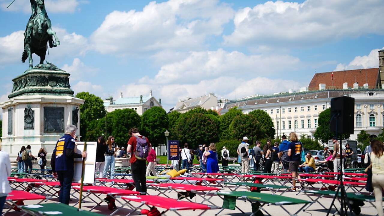 Eine Protestaktion für mehr Bewusstsein für ME/CFS am 12. Mai in Wien 
