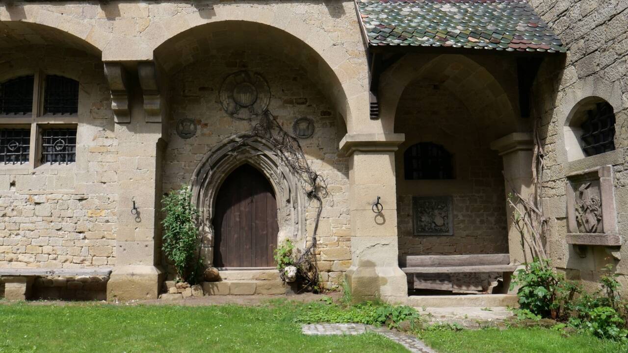 Ansichten von Burg Kreuzenstein.  