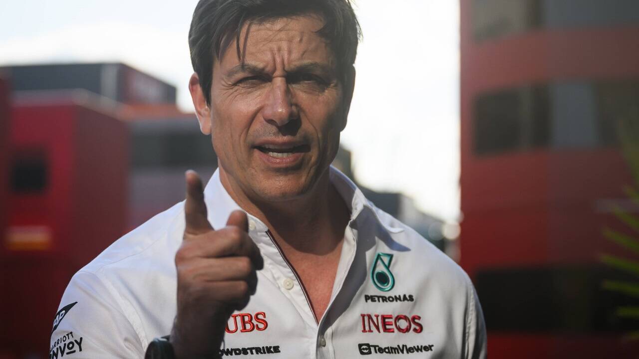 Mercedes-Teamchef Toto Wolff ist kein Freund von Oliver Mintzlaff. Mercedes-Teamchef Toto Wolff ist kein Freund von Oliver Mintzlaff.