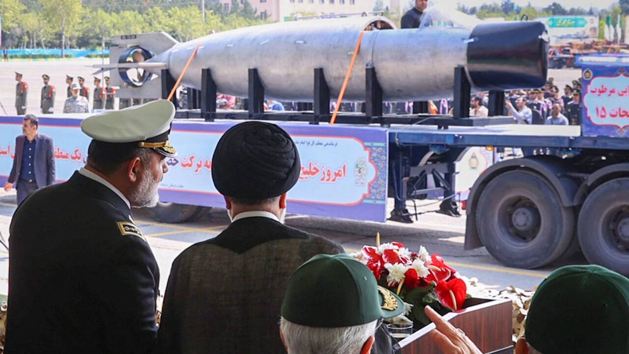 Der Iran zeigt seine militärische Macht bei einer Parade im April. Nachbar Irak will nicht in seine Konflikte hineingezogen werden. 