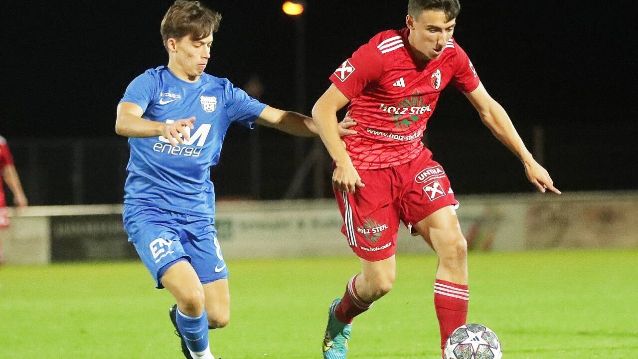 Die Grödiger um Julian Kanzler (links) fordern Alexander Hofers Kuchler. 