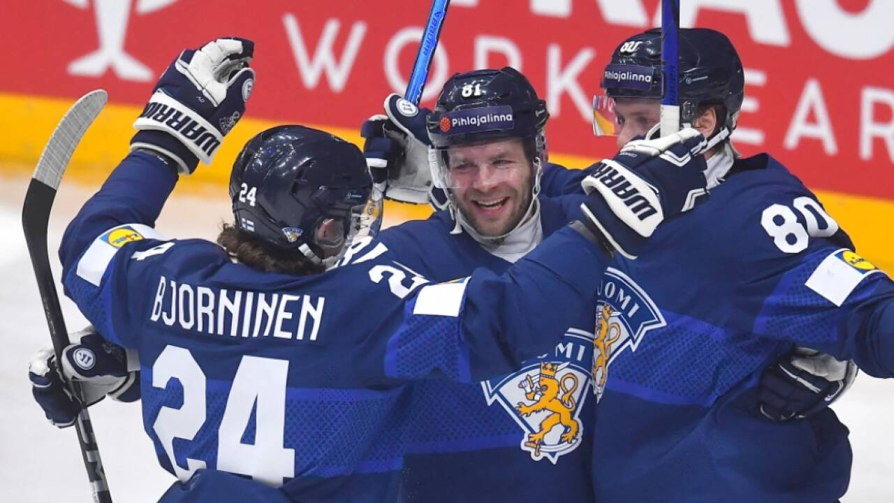 Aufatmen bei den Finnen nach einem zähen Spiel gegen Dänemark  Aufatmen bei den Finnen nach einem zähen Spiel gegen Dänemark