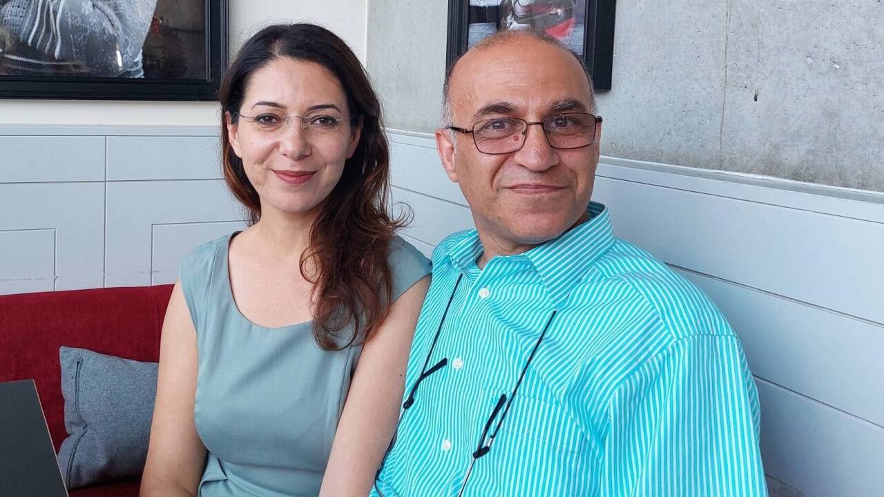 Kamran Ghaderi lebt mit seiner Frau Harika in Wien.  