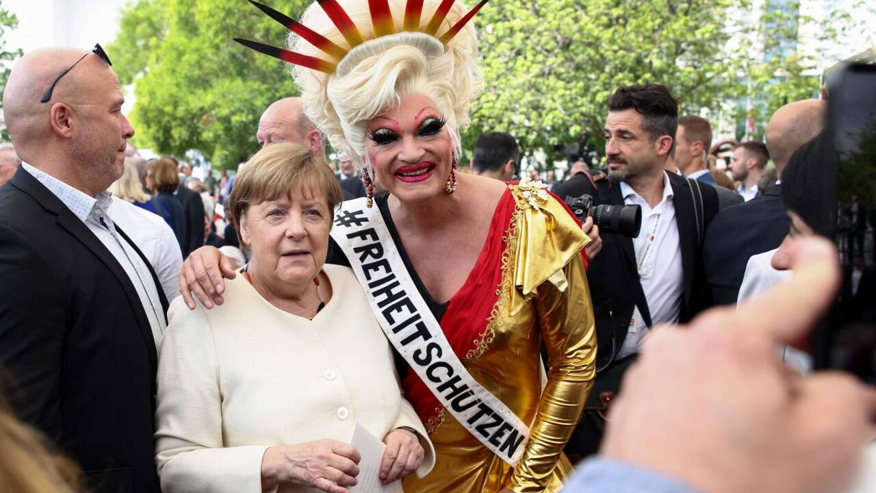 Angela Merkel mit Dragqueen Olivia Jones. 
