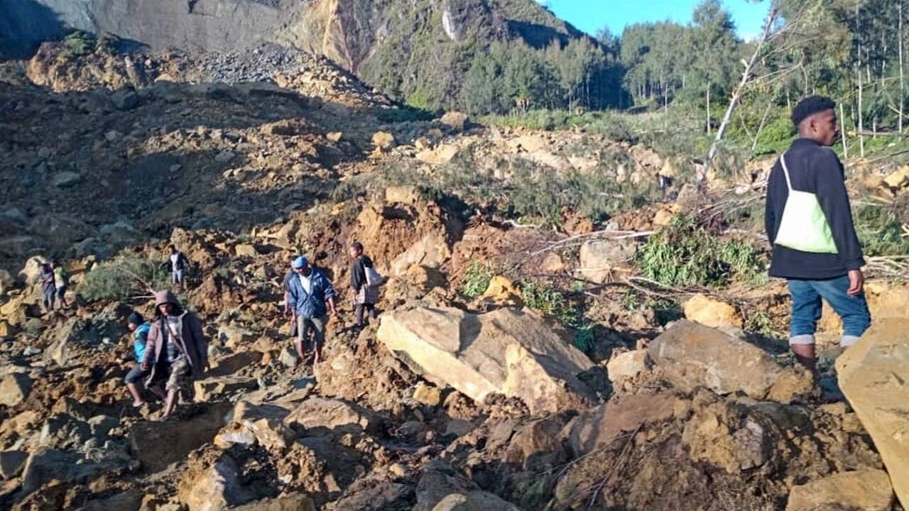 Medien bezeichnen den Erdrutsch als "beispiellose Naturkatastrophe" Medien bezeichnen den Erdrutsch als 'beispiellose Naturkatastrophe'