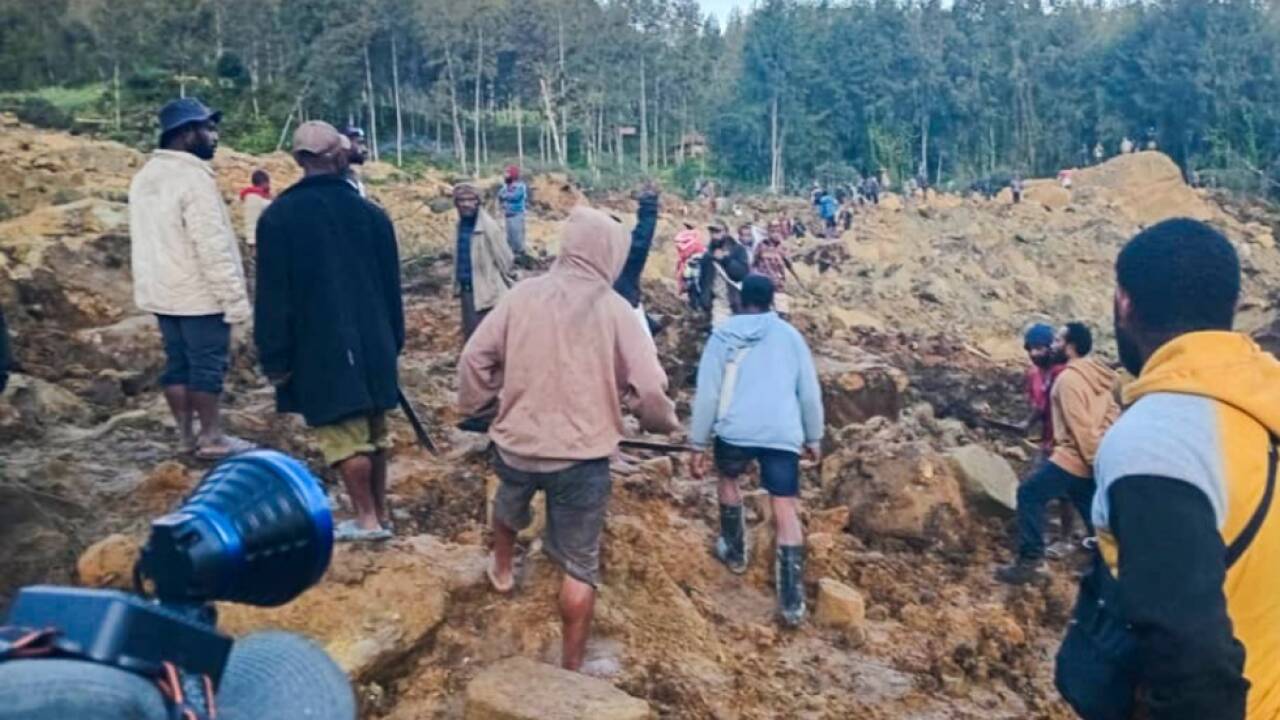 Medien bezeichnen den Erdrutsch als "beispiellose Naturkatastrophe" Medien bezeichnen den Erdrutsch als 'beispiellose Naturkatastrophe'