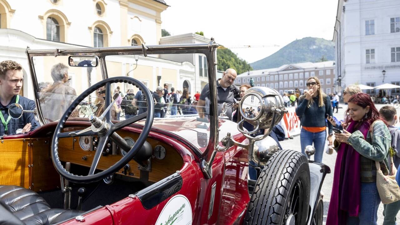 Am Residenzplatz wurden am Nachmittag die Fahrzeuge präsentiert. 