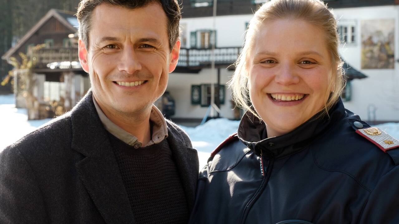 Manuel Rubey und Stefanie Reinsperger in „Drachenjungfrau“. 
