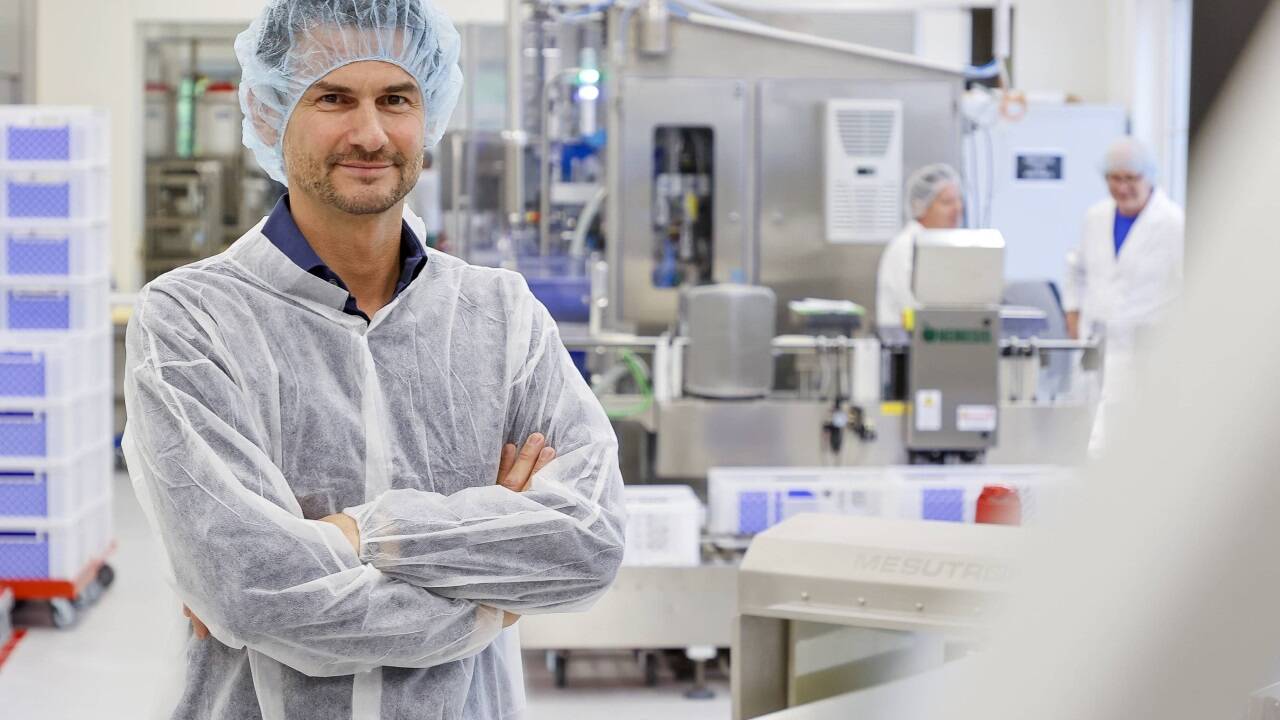 Daniel Wallerstorfer (41) in der Produktion der Zentrale in Eugendorf.  Daniel Wallerstorfer (41) in der Produktion der Zentrale in Eugendorf.