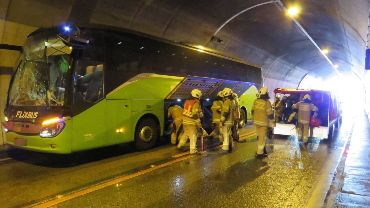 Unfall im Helbersbergtunnel. 