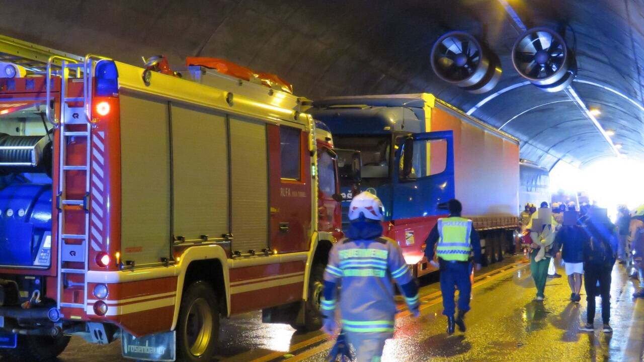 Unfall im Helbersbergtunnel. 