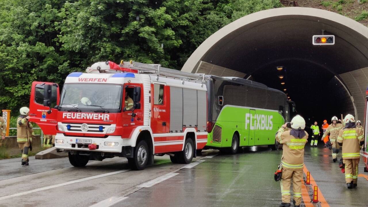 Unfall im Helbersbergtunnel. 