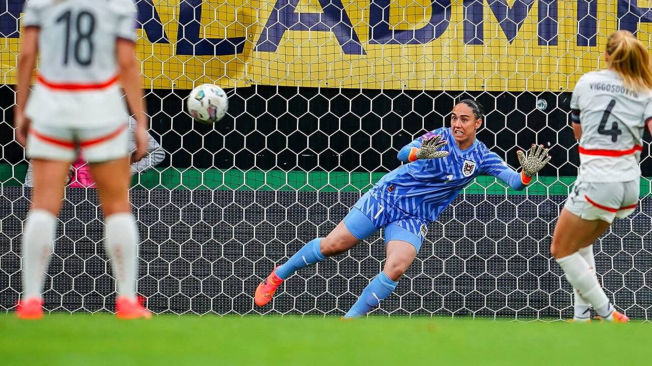 Manuela Zinsberger.  Manuela Zinsberger.