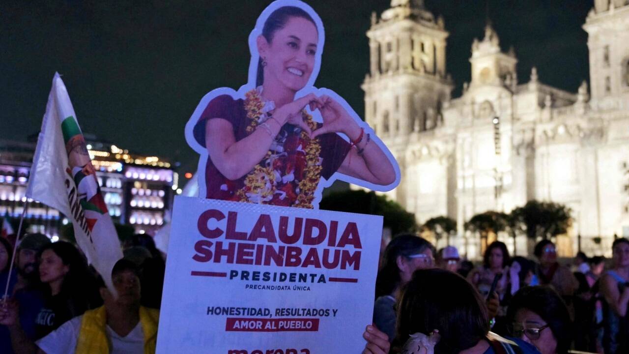 Unterstützer feiern den Wahlsieg von Claudia Sheinbaum in Mexiko.  