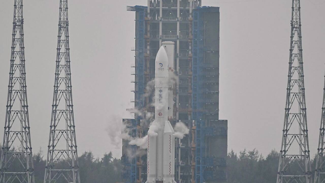 Chang'e-6 mit ersten Proben von der Rückseite des Mondes am Heimweg Chang'e-6 mit ersten Proben von der Rückseite des Mondes am Heimweg