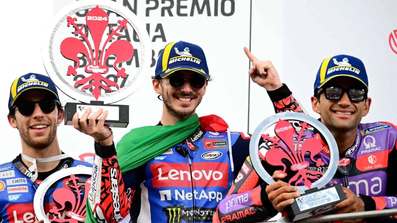 Enea Bastianini (links) fährt laut seinem Manager ab 2025 auf einer KTM.   Enea Bastianini (links) fährt laut seinem Manager ab 2025 auf einer KTM.