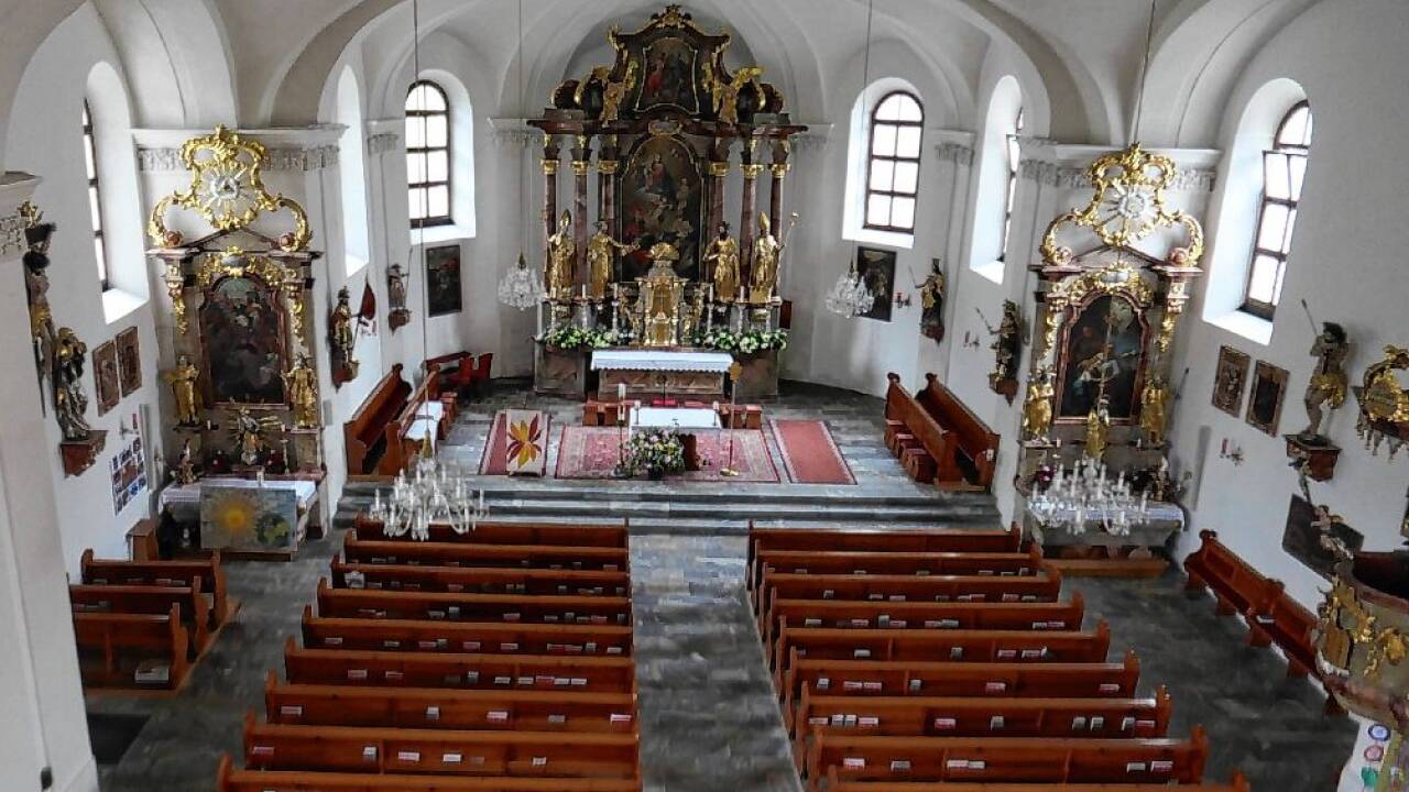 Blick ins Kircheninnere der Pfarrkirche Großarl.  
