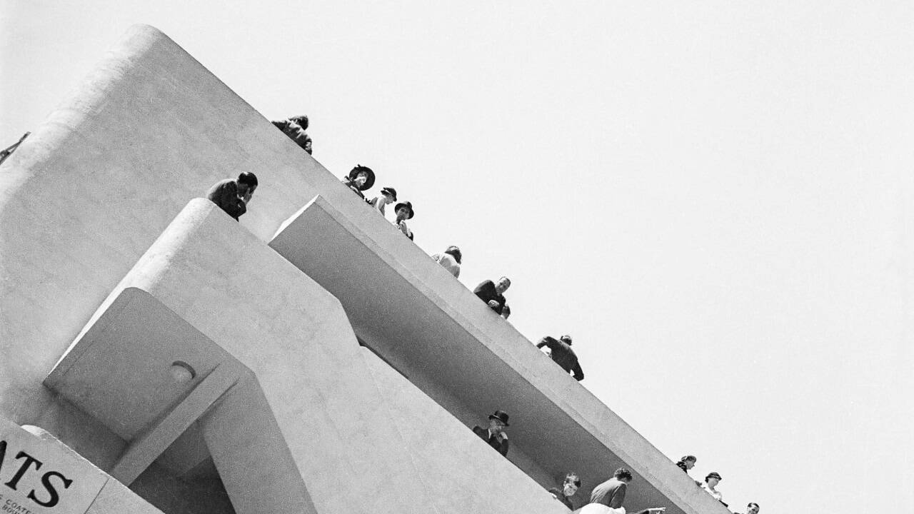 Architektur als Sozialbau: Das Isokon-Flats-Gebäude in London, fotografiert 1934 von Edith Tudor-Hart. 