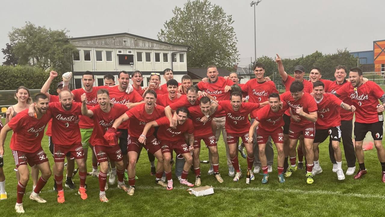 Kuchl feiert den Meistertitel in der Salzburger Liga. Die Tennengauer steigen somit in die Regionalliga West auf.  