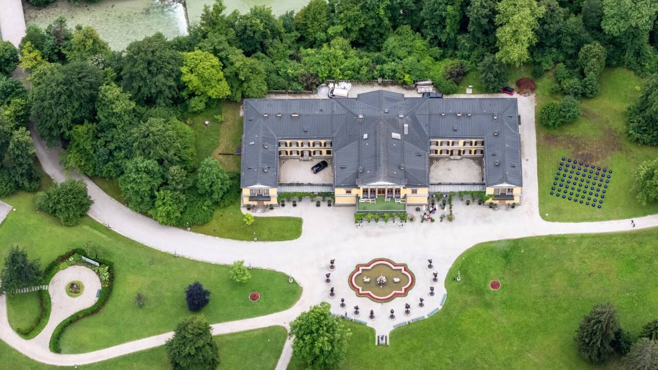 Luftaufnahme der Kaiservilla, aufgenommen am Mittwoch, 12. Juni 2024, in Bad Ischl. Luftaufnahme der Kaiservilla, aufgenommen am Mittwoch, 12. Juni 2024, in Bad Ischl.