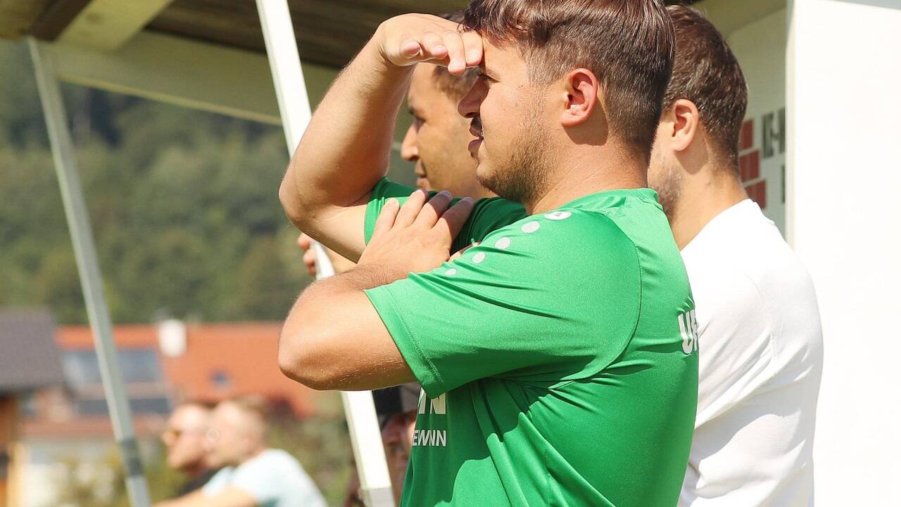 Christoph Lessacher bleibt in Hallein. 