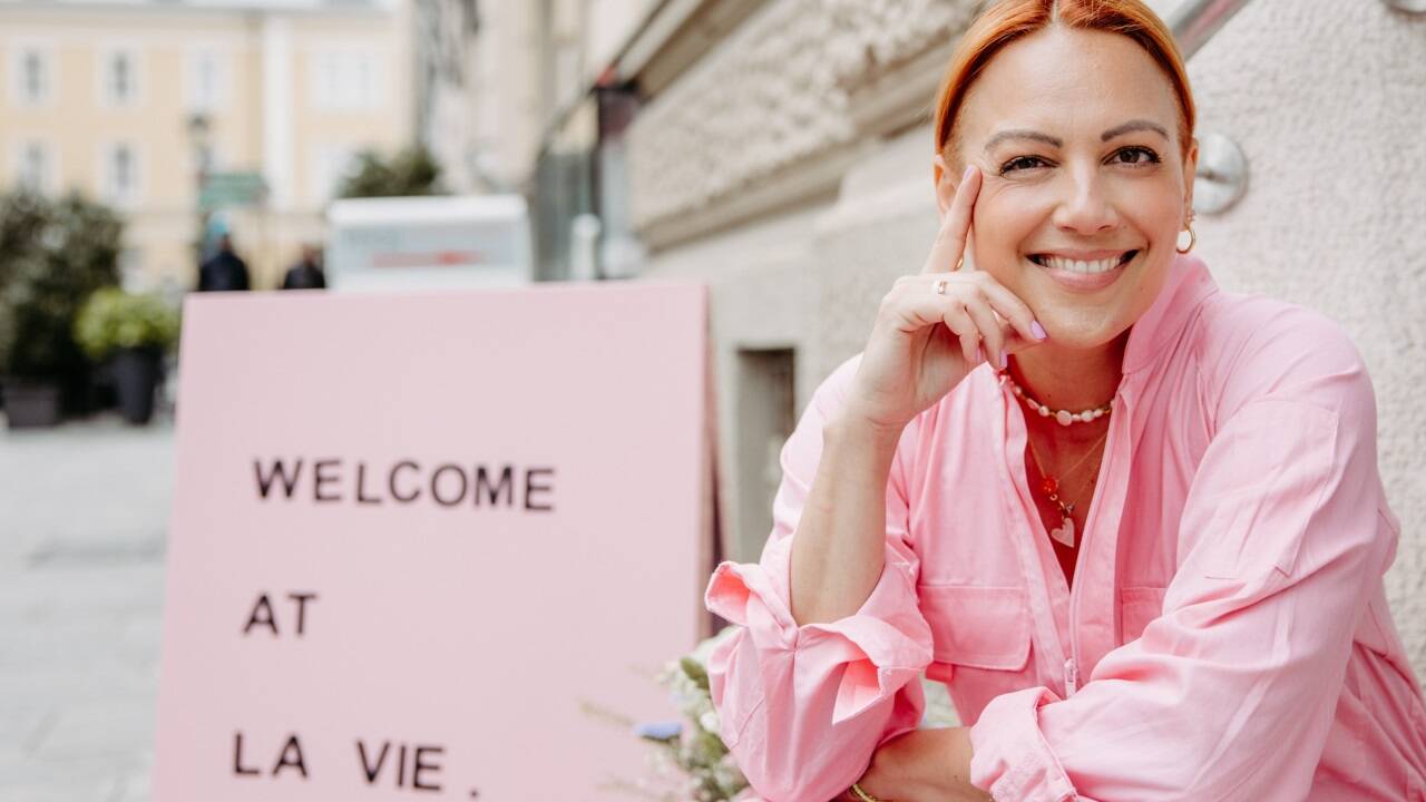 „Ich bin gerne Gastgeberin“, sagt die 42-jährige Interieur-Designerin. 