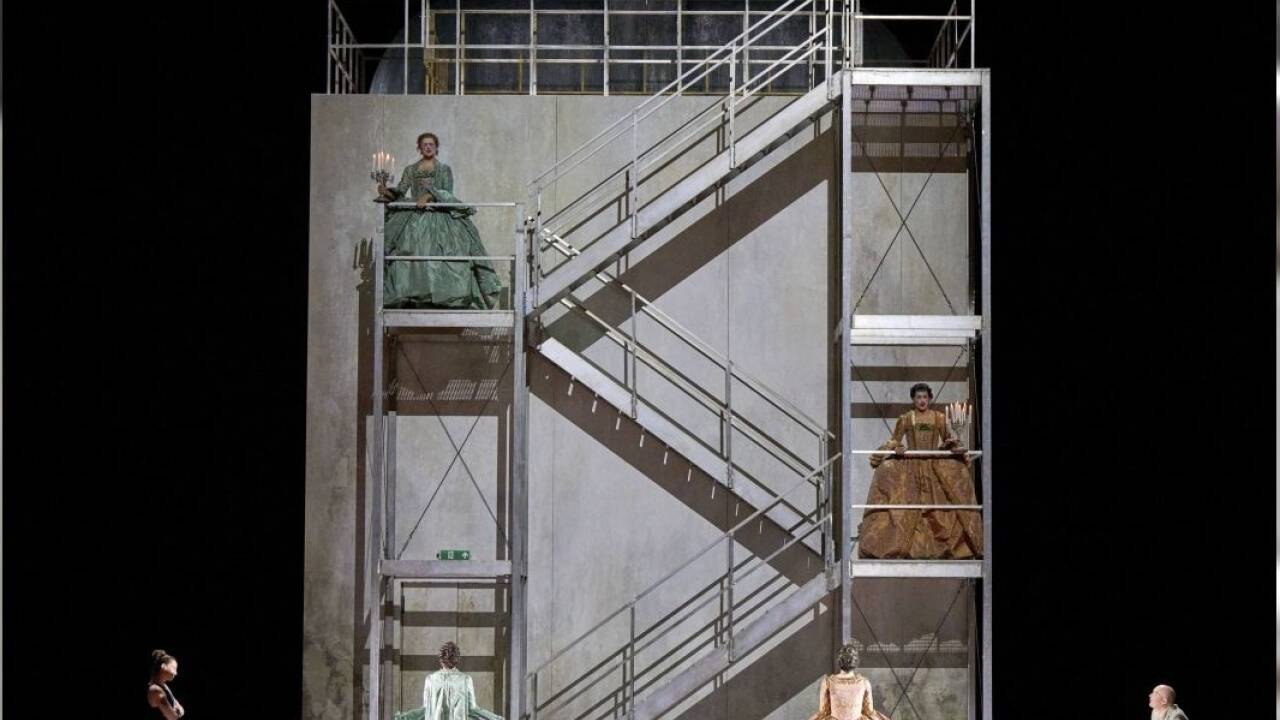 Bilder zu Barrie Koskys Inszenierung von Mozarts „Così fan tutte“ an der Wiener Staatsoper-  Bilder zu Barrie Koskys Inszenierung von Mozarts „Così fan tutte“ an der Wiener Staatsoper-