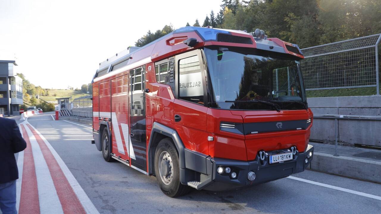 Pierer, Mateschitz und RLB OÖ steigen bei Rosenbauer ein. 