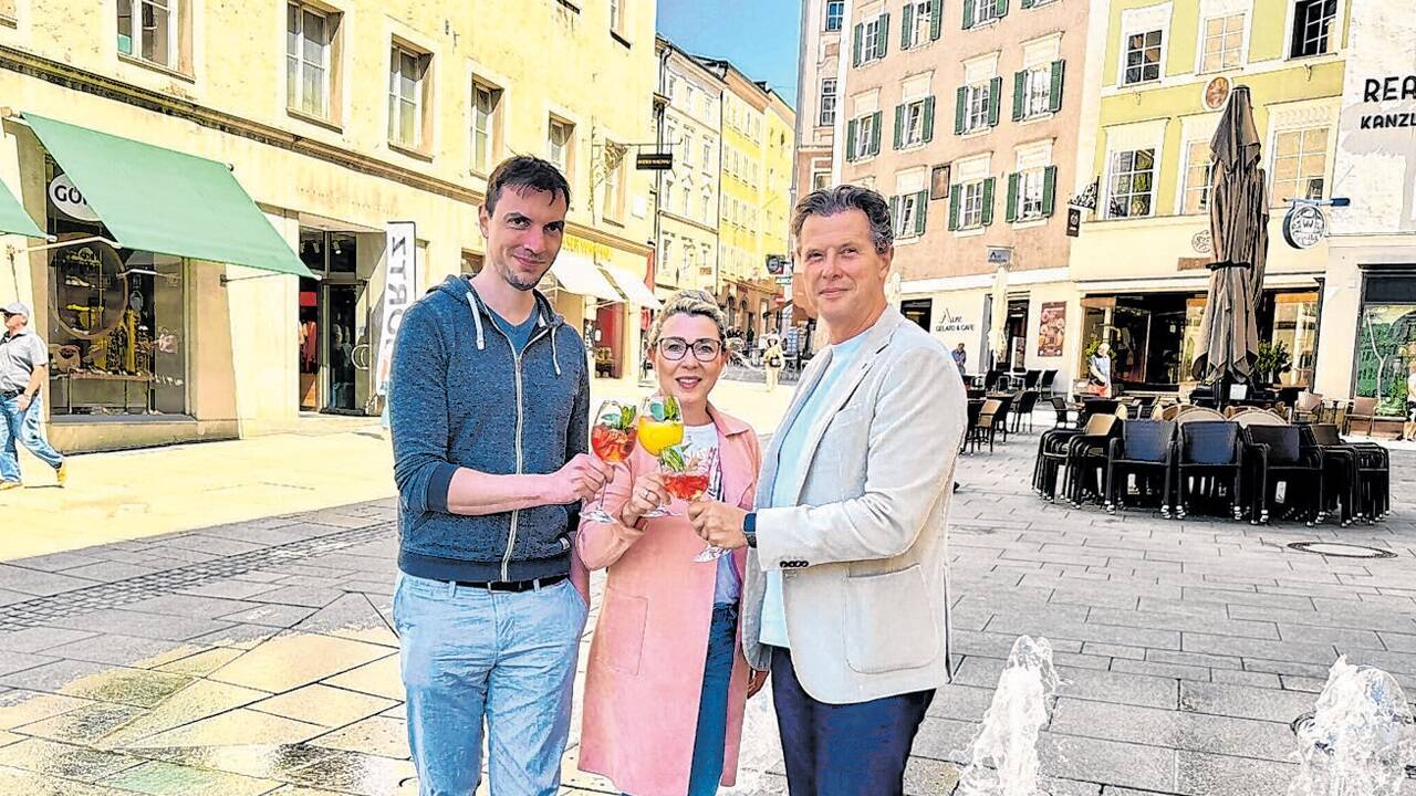 Andreas Allesch, Renate Stelzl und Roland Aigner am Platzl in der Linzergasse.  