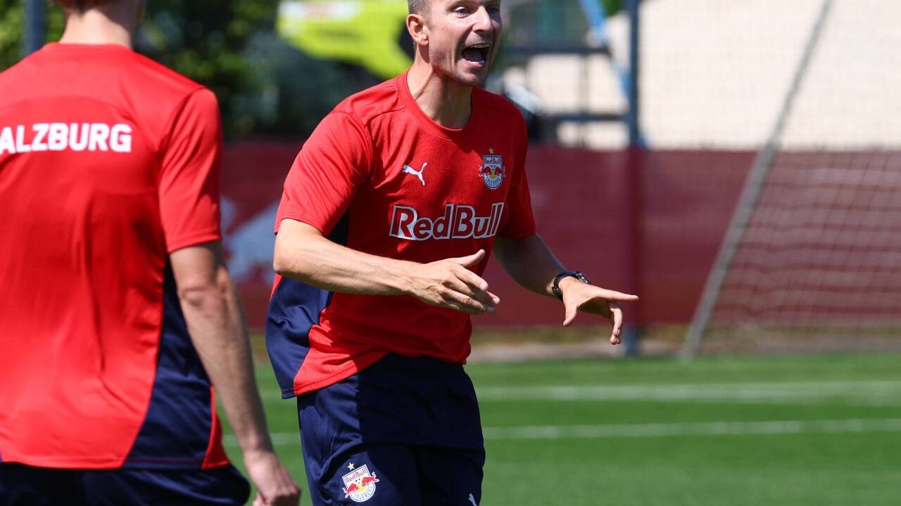 Neo-Cheftrainer Pep Lijnders voller Energie. 